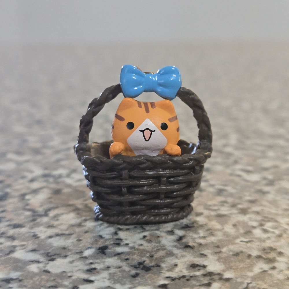 🍒🍒 Cute Orange Cat Figurine in Basket with Blue Bow